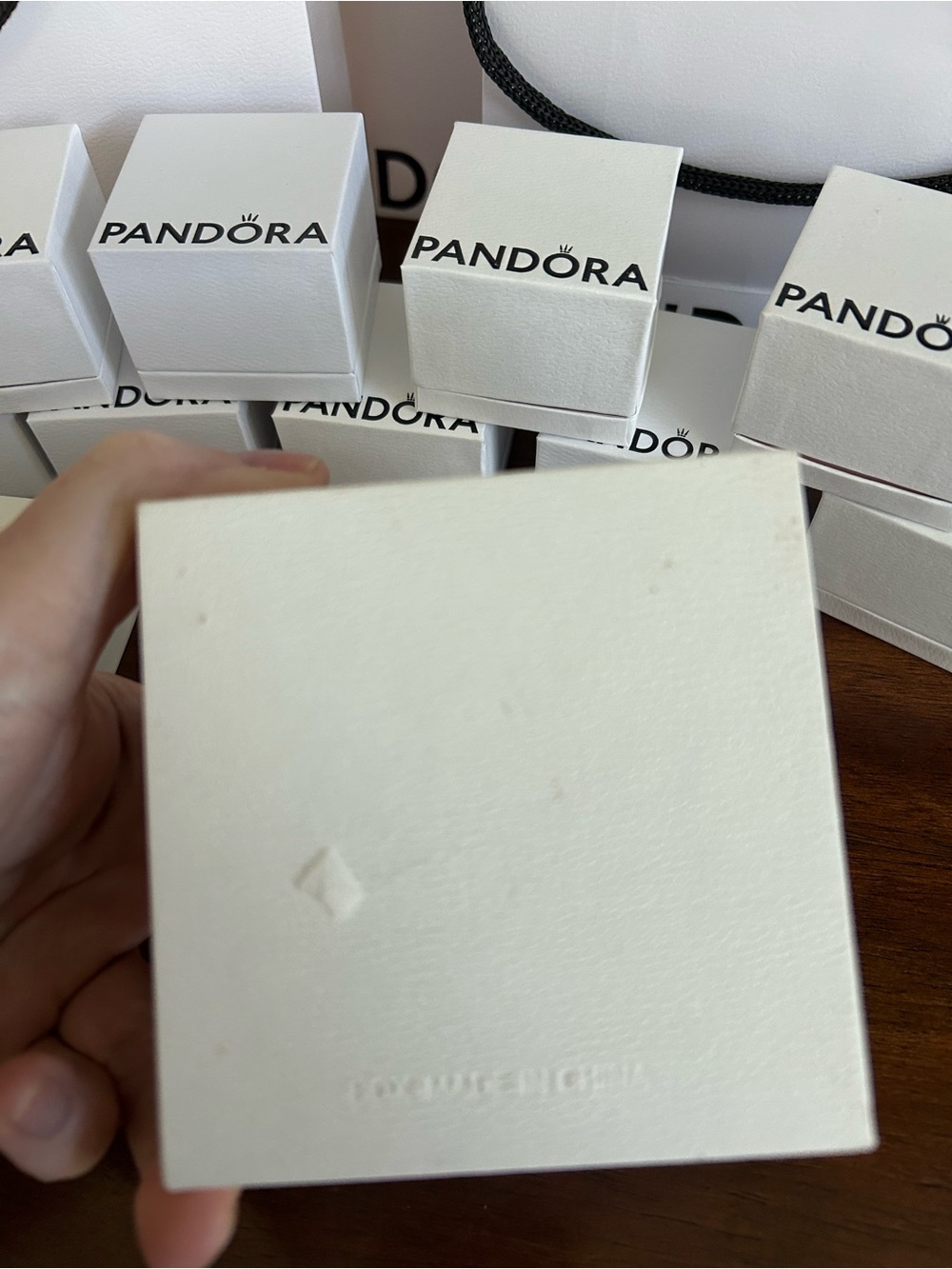 Pandora White and Pink Mini Gift Bags with Jewelry Boxes - Picture 3 of 11